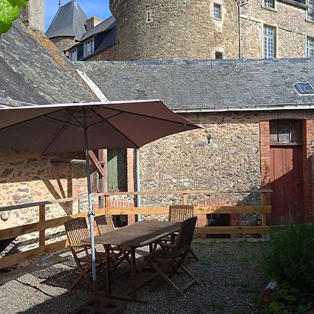 Charming Detached 2 Bedroom Ancient House In Medieval Quarter Of A Small Town In The Pays De La Loire, France Sillé-le-Guillaume Extérieur photo