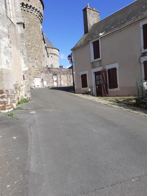 Charming Detached 2 Bedroom Ancient House In Medieval Quarter Of A Small Town In The Pays De La Loire, France Sillé-le-Guillaume Extérieur photo