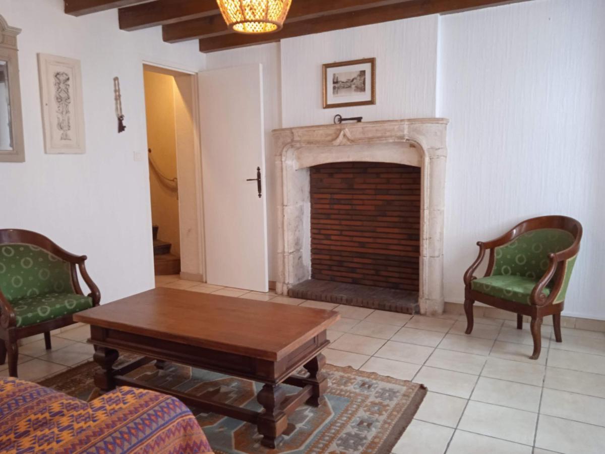 Charming Detached 2 Bedroom Ancient House In Medieval Quarter Of A Small Town In The Pays De La Loire, France Sillé-le-Guillaume Extérieur photo